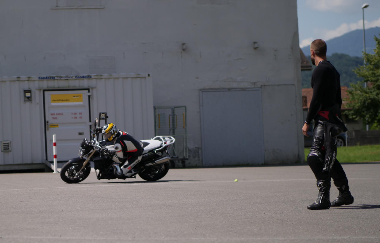 Motorradgrundkurse